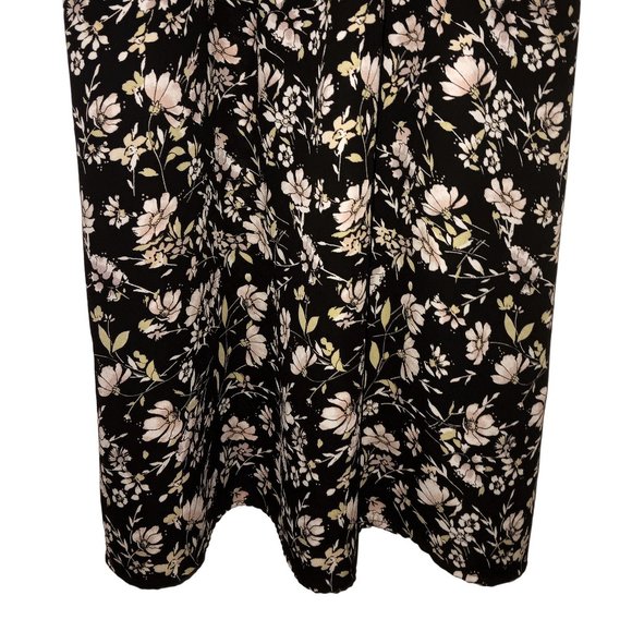 Women Forever 21 Black Floral Maxi Dress- Size S - Picture 6 of 7